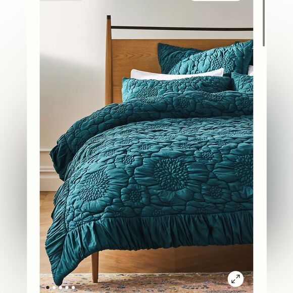 Anthropologie Dahlia Cotton Jersey Floral Quilt Size King